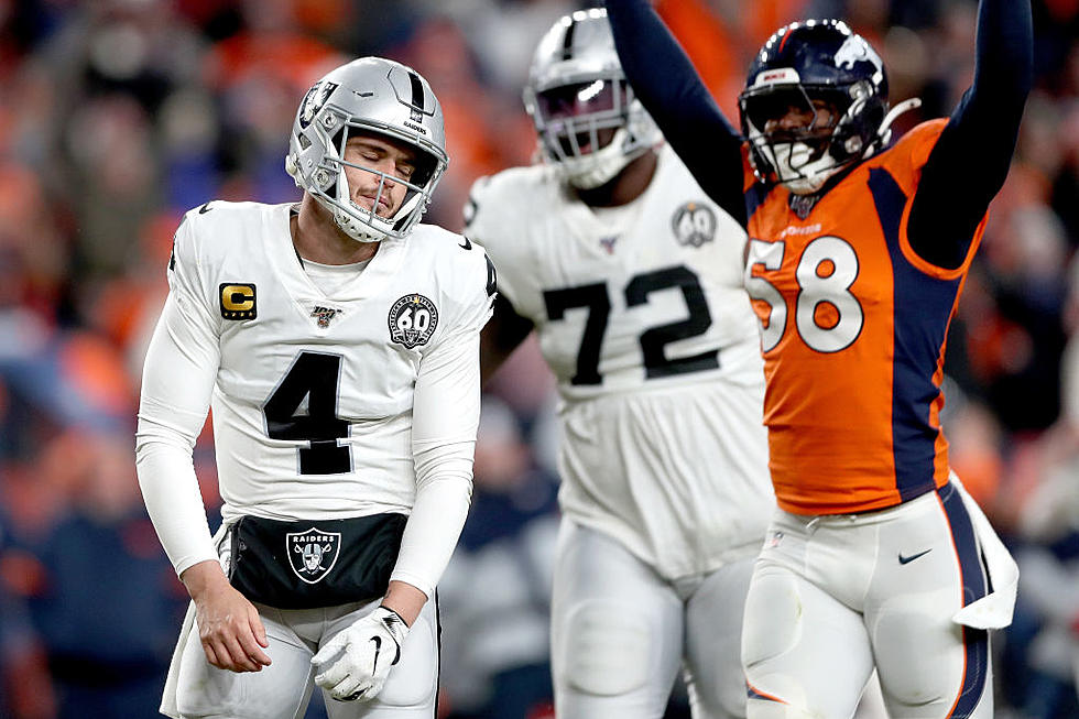 Broncos Beat Raiders 16-15 to Keep Rival From Playoffs