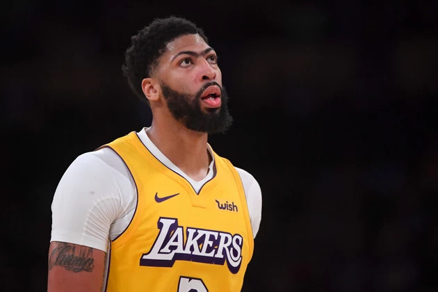 Swat Team: Lakers Block 20 Shots, Hold off Pistons 106-99