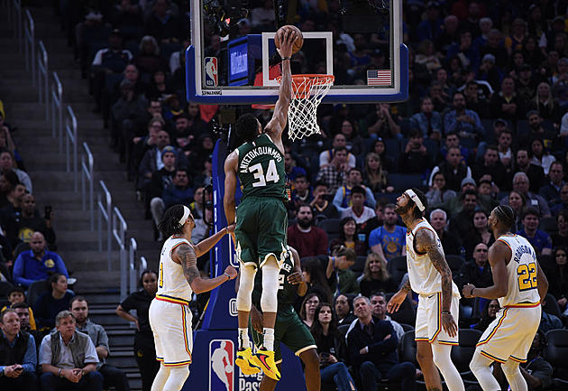 Antetokounmpo, NBA-best Bucks Earn Tough Win Over Warriors