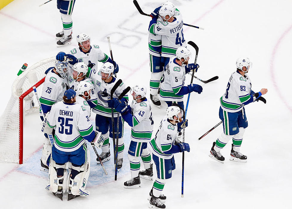 Motte Scores Twice, Canucks Rally to Beat Blues 4-3