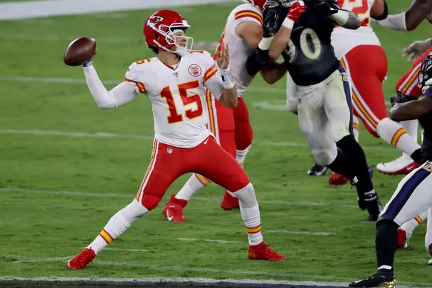 Mahomes Outplays Jackson to Lead Chiefs Past Ravens 34-20