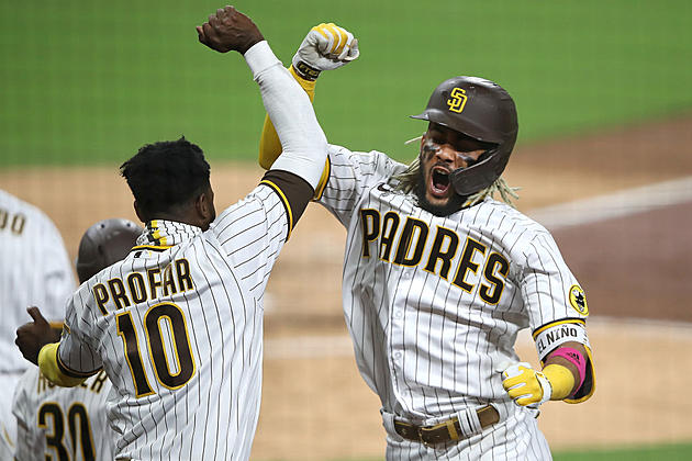 Tatis, Myers Homer Twice, Padres Stay Alive with 11-9 Win