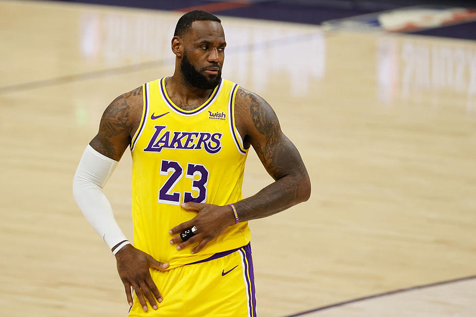LeBron James Scores 26 Points, Lakers Roll Past Thunder