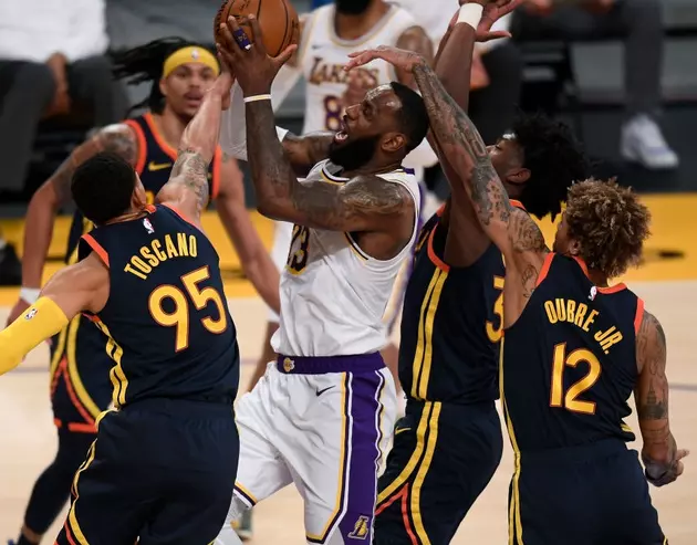 James Scores 19 in 1,300th Regular-season Game in Lakers Win
