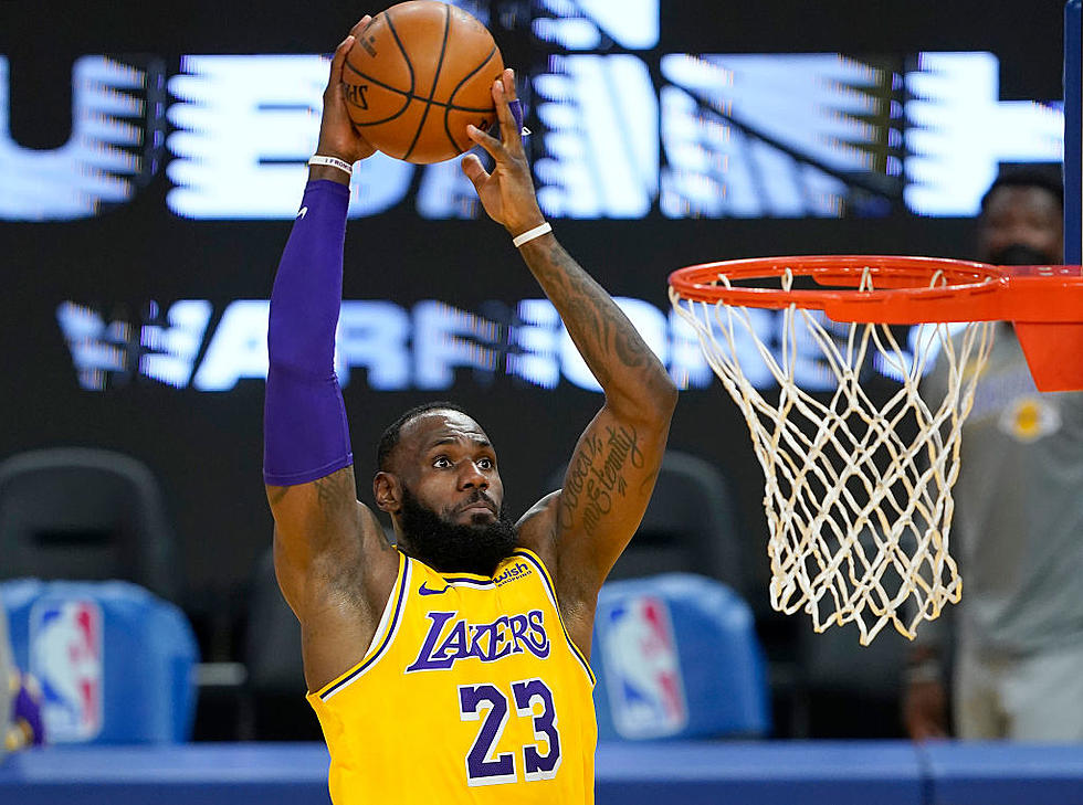 LeBron, Short-handed Lakers Beat up on Warriors 128-97