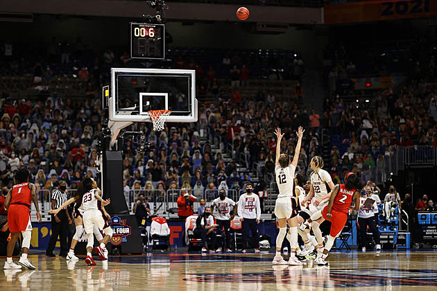 Stanford Holds Off Arizona 54-53 to Win Women&#8217;s NCAA Title