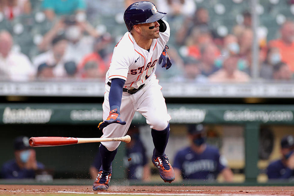 Altuve Helps Astros Beat Mariners 5-2 After COVID-19 Bout