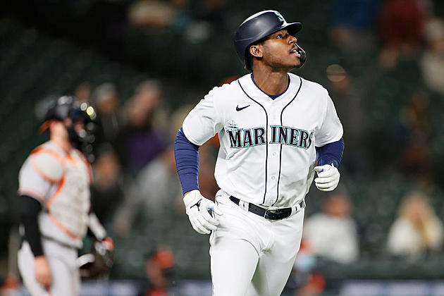 Lewis, Seager Lead Mariners to 5-2 Win Over Orioles