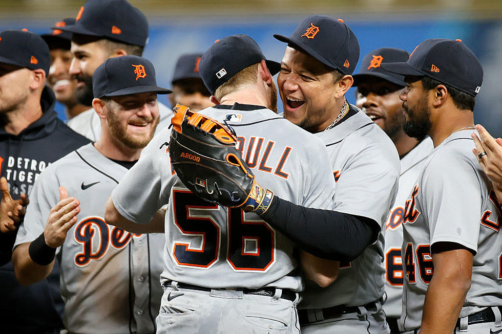 Turnbull Twirls 5th No-hitter of MLB Season, Tigers Top M’s