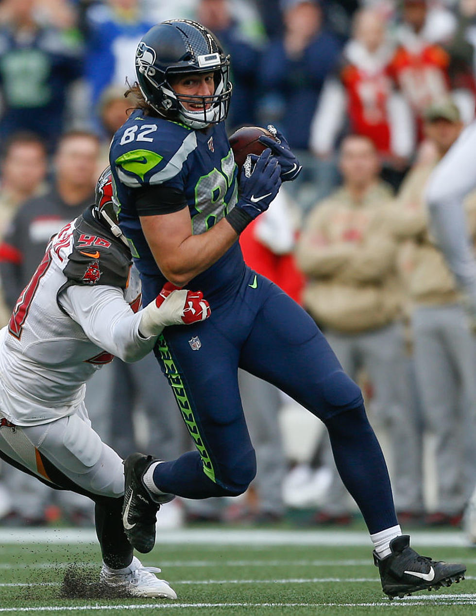 Seahawks Bring Back Fan Favorite Willson, Acquire Extra CB