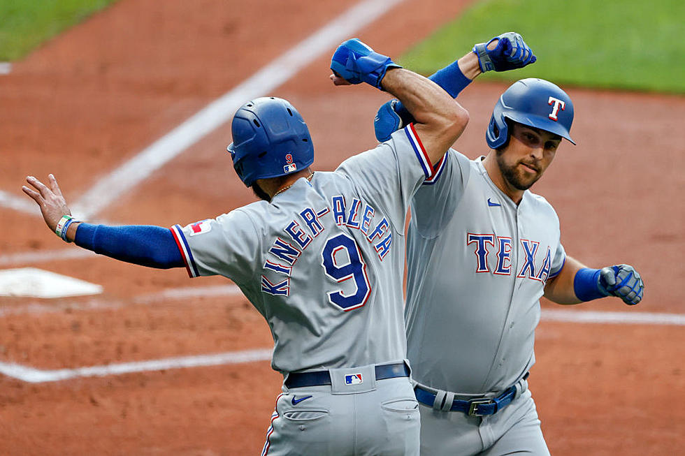 Lowe’s Homer, 5 Hits, 3 RBIs Lead Rangers Past Indians 7-3