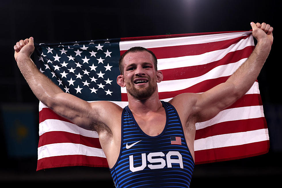 American Taylor Beats Iran’s Yazdani for Wrestling Gold