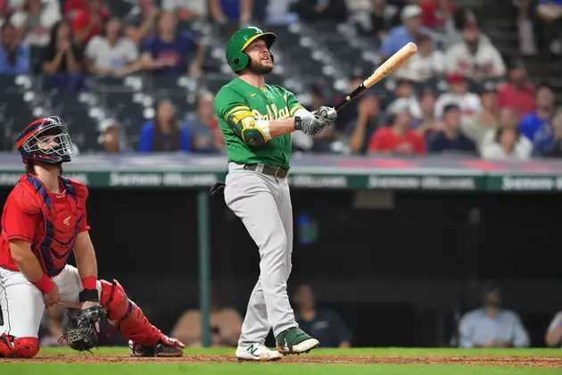 Lowrie Hits 3-run Homer in 8th, Athletics Beat Indians 6-3