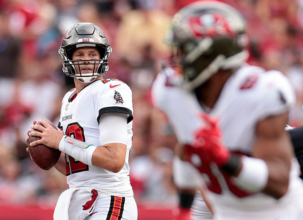 Brady Has 276 Yards, 5 TDs; Buccaneers Rout Falcons 48-25