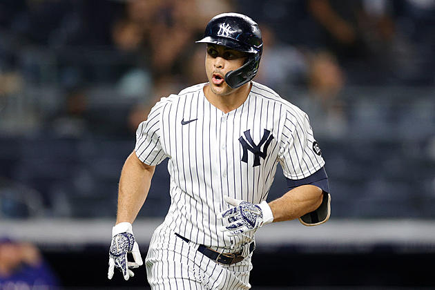 Yankees Power Past Rangers 7-1 to Keep Pace in Playoff Race