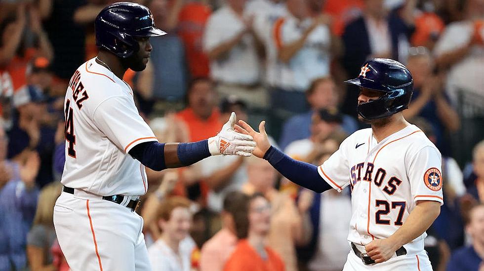 McCullers Shines as Astros Beat White Sox 6-1 in Game 1