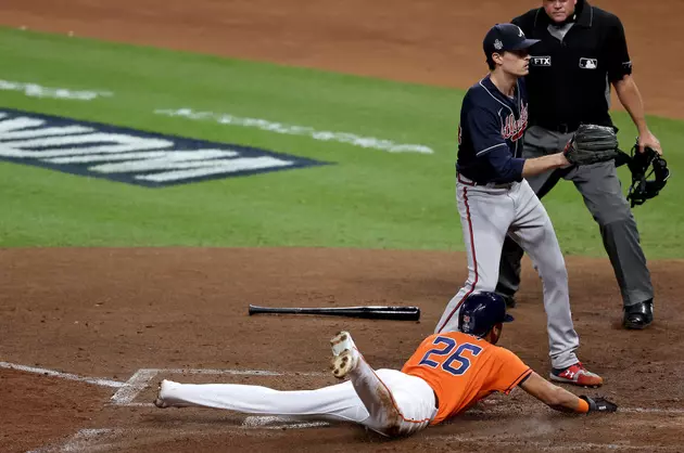 World Siri: Rookie Propels Astros Past Braves to Tie Series