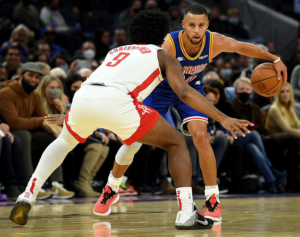 Curry Scores 50 Points to Go With 10 Assists in Warriors Win