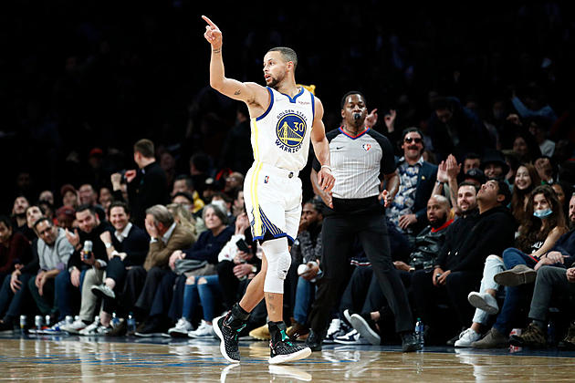 Curry Scores 37, Durant Season-low 19 as Warriors Rout Nets