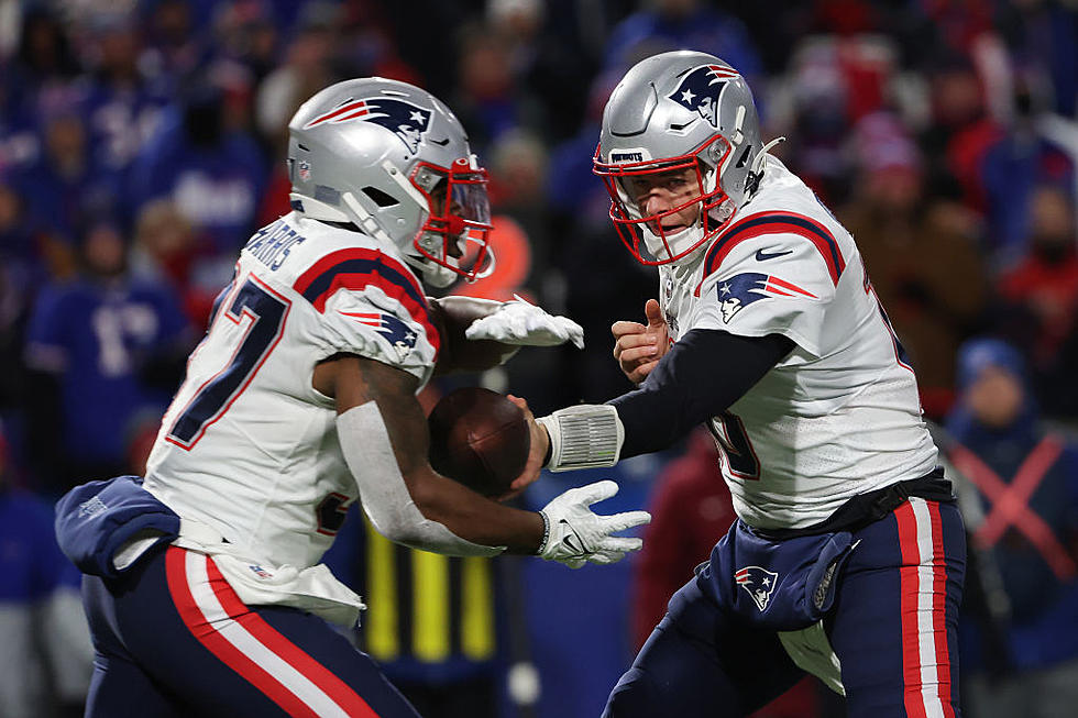 Patriots Out-run Bills in 14-10 Win in Blustery Conditions