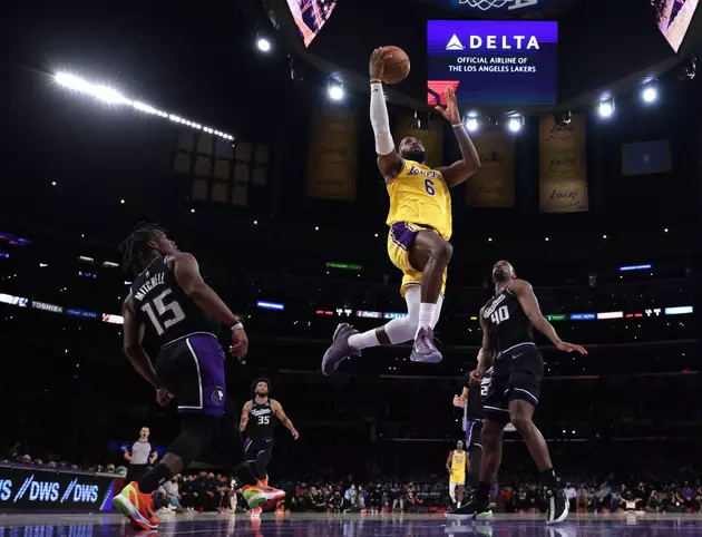 LeBron, Monk Lead Lakers&#8217; Late Rally Past Kings, 122-114