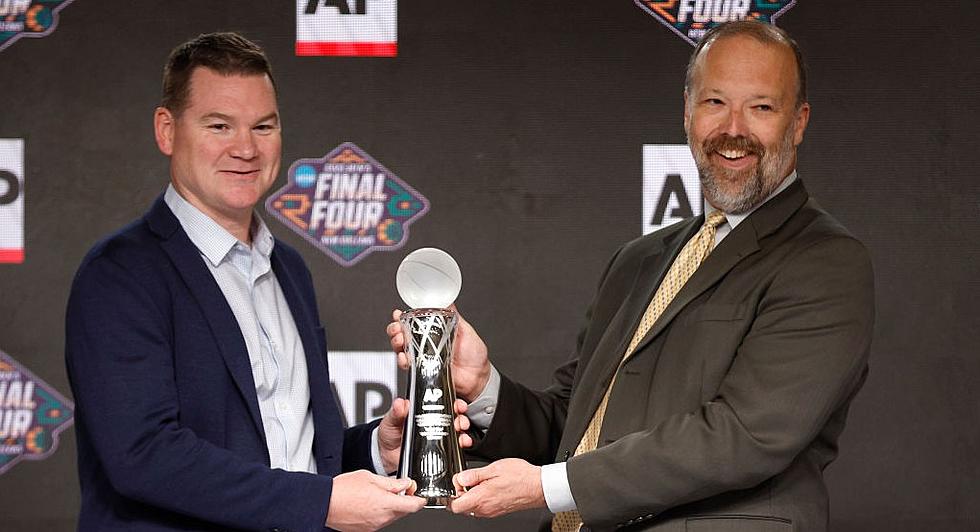 Arizona’s Tommy Lloyd Named AP Men’s Basketball Coach of the Year