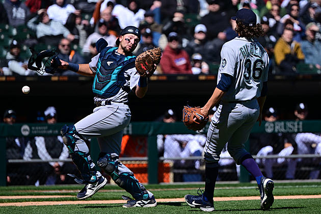 Popups Become Adventures as Mariners Beat White Sox 5-1