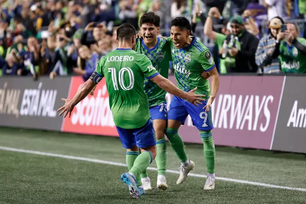 Ruidiaz Scores Pair, Sounders Top Pumas 3-0 to Win CCL Title