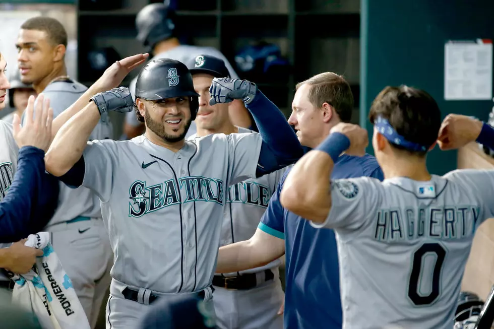 Mariners Rally Late With Help of Wild Pitch, Beat Texas 6-5