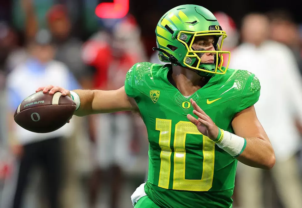 Oregon Earns Pac-12 Title Game Spot with win Over Oregon St