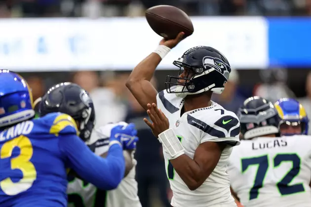 Geno Smith Hits Metcalf for Late TD, Seahawks top Rams 27-23