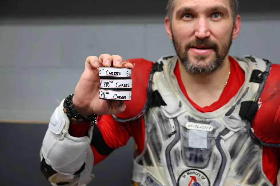 Alex Ovechkin Reaches 800 Career Goals with Hat Trick