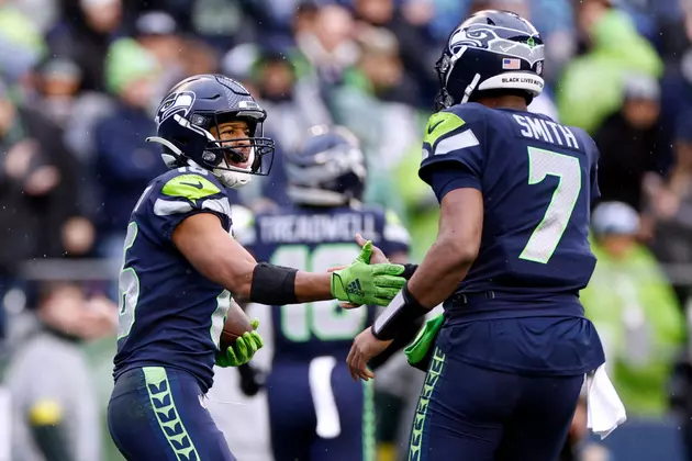 Seahawks Top Rams 19-16 in OT, in Playoffs After Lions Win
