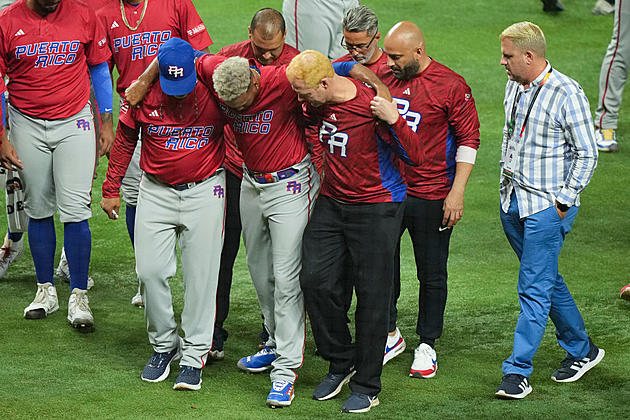 Mets&#8217; Díaz Hurts Knee as Puerto Rico tops Dominicans in WBC