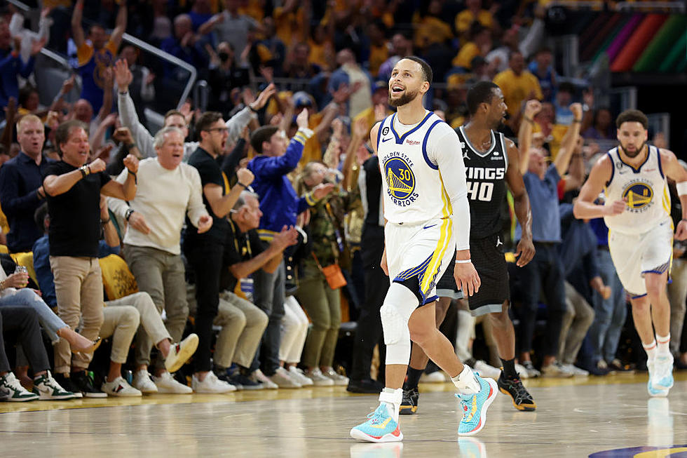 Curry, Warriors Hold off Kings 126-125 to Even Series 2-all
