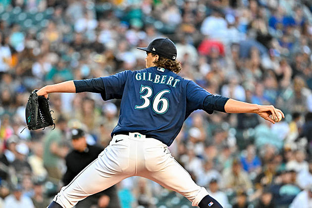 Gilbert Shuts Down Padres, J-Rod&#8217;s Catch in Center as Mariners win 2-0