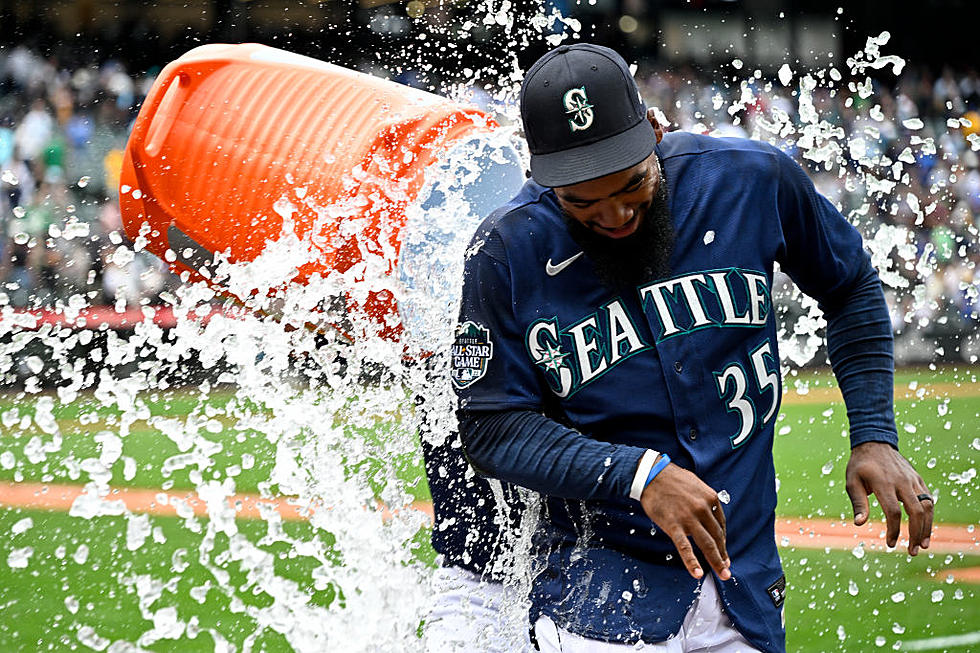 Mariners Close out August with 21 wins After Rallying Past Oakland