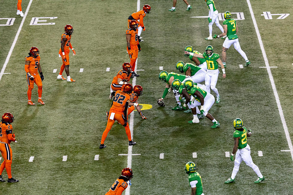 Oregon Defeats Oregon State 31-7 for a spot in the Pac-12 Title Game