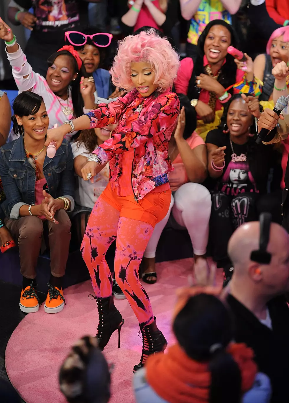 Nicki Minaj &quot;Bees In The Trap&quot; [VIDEO]