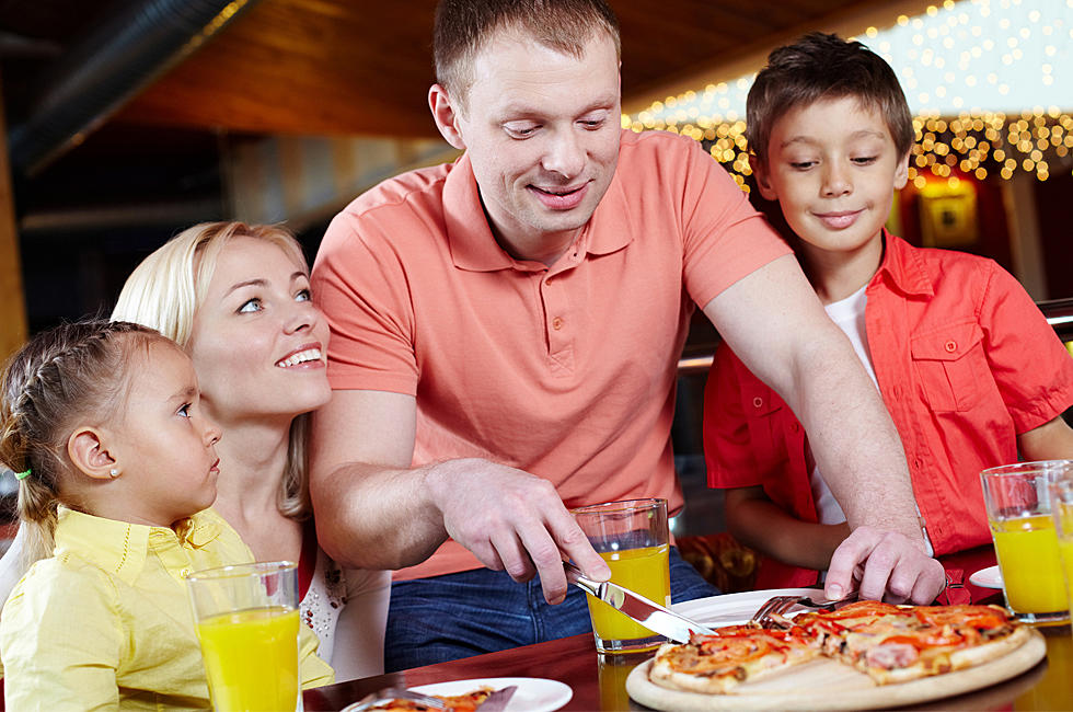 win Dinner for 4 at Pizza Parlor