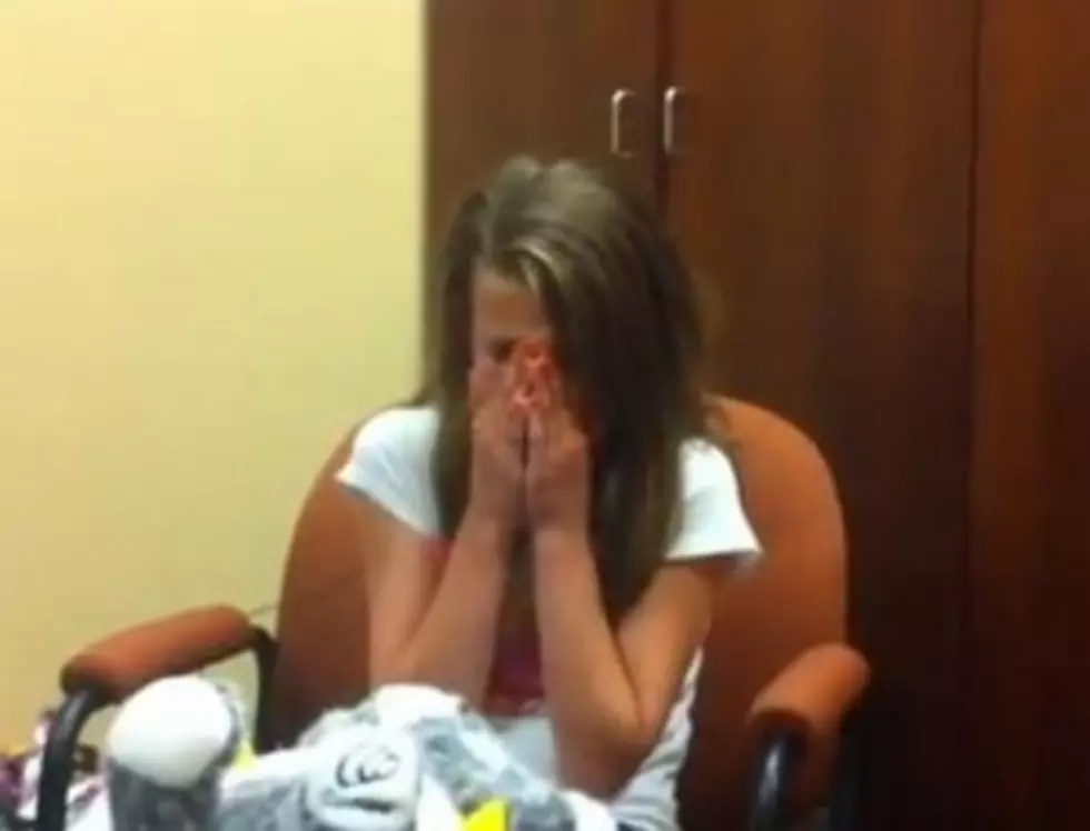 Little Girl Hears For The First Time With The Help Of Cochlear Implants [Video]