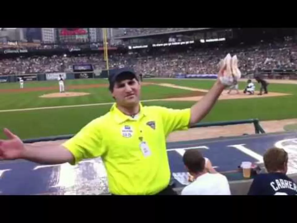 Hot Dog Vendor vs. Tigers Fan Singing Duel [VIDEO]
