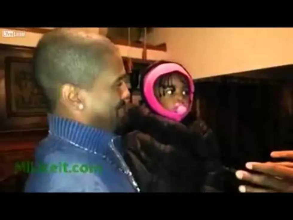 Confused Little Girl Meets Her Father’s Twin for the First Time [Video]