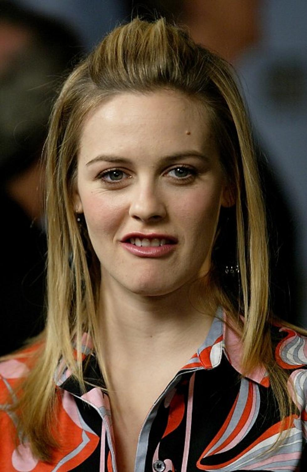 Alicia Silverstone Wrote A Parenting Book &#8211; And It Suggests Some Weird Things