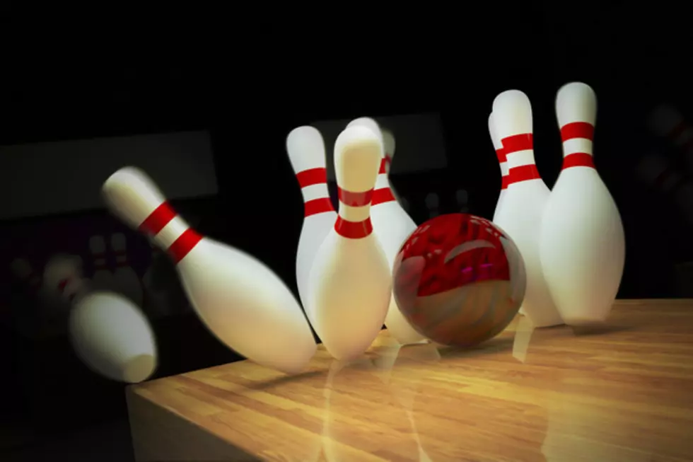 Professional Bowler Shows Off Skills