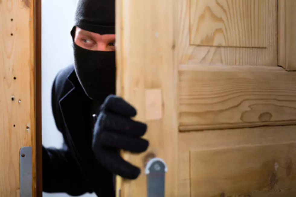 Woman Witnesses Her House Getting Robbed Via Hidden Cam [Video]