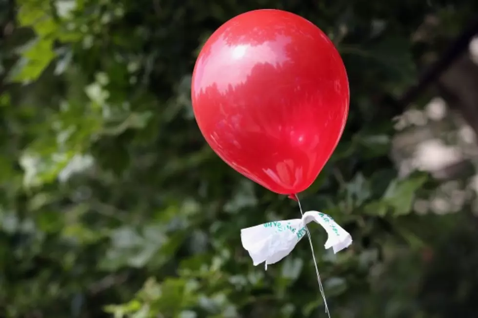 Girl Releases Balloon At Her Father&#8217;s Grave And Finds It Back At Home [Video]