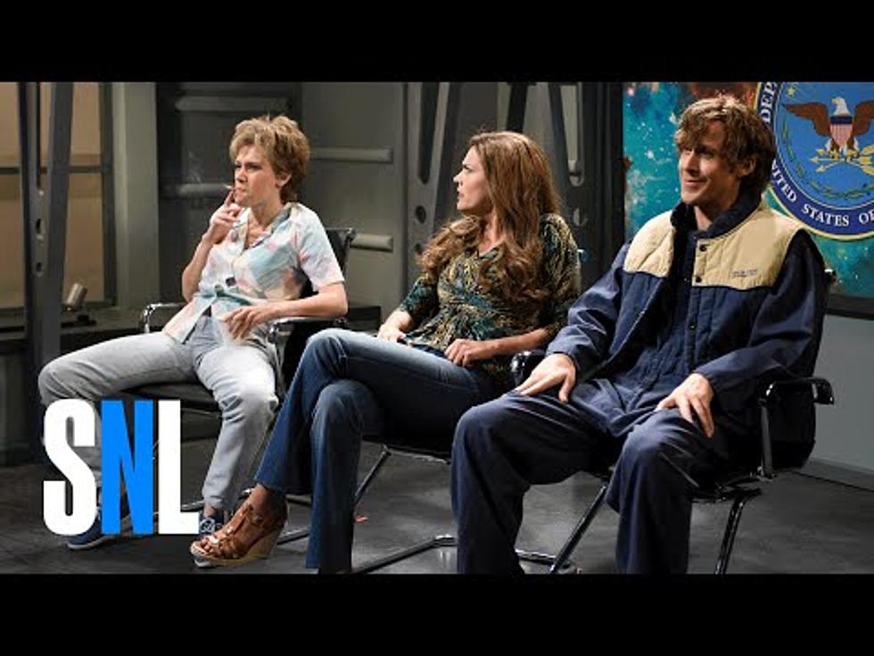 Saturday Night Live Knocks It Out Of The Planet With Close Encounter Bit [Video]