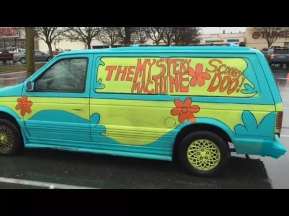 Cops Get into a High Speed Chase with the “Scooby-Doo” Van [Video]