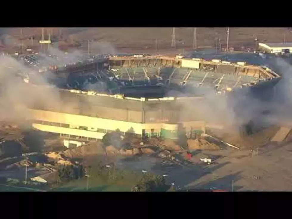 Pontiac Silverdome Implosion Fail [Video]
